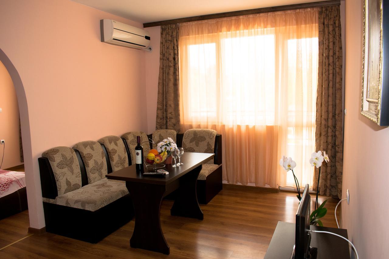 Hotel Romantic Byala  Buitenkant foto
