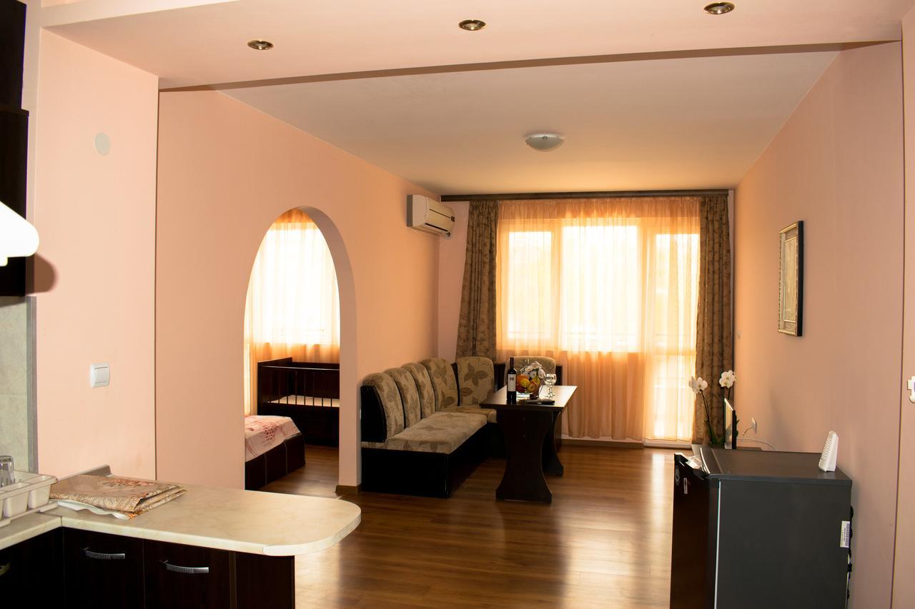 Hotel Romantic Byala  Buitenkant foto